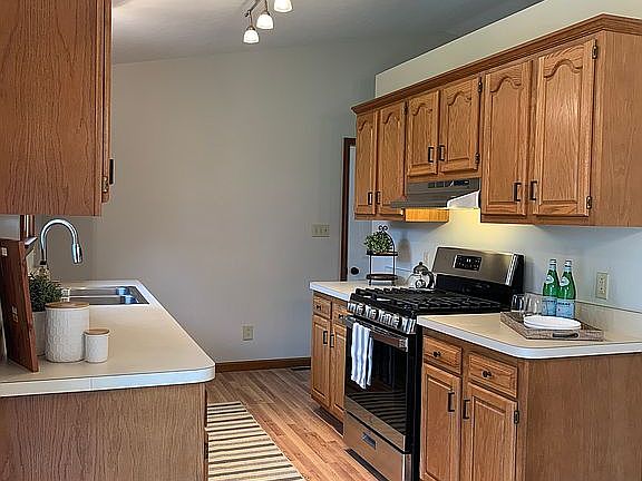 5th image of 15965 Isaac Dr