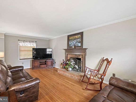 4th image of 4092 Tarpon Ln