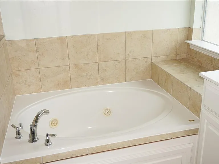 1037 Kyan Ln — Photo 24