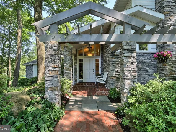 130 Northwest Dr #L-0022, Lebanon, PA 17042