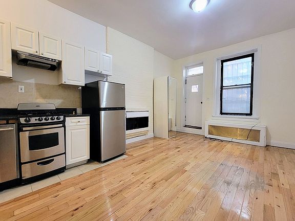 4th image of 309 E 37th St #1Z