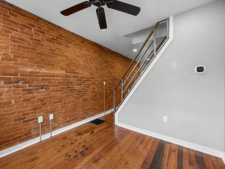 2663 Martha St — Photo 7