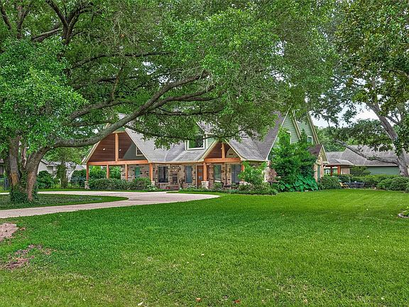 4th image of 3018 S Saddlebrook Ln