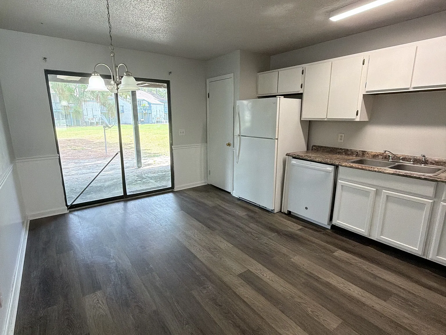2 bed, 936 sqft, $1,500 — Photo 4