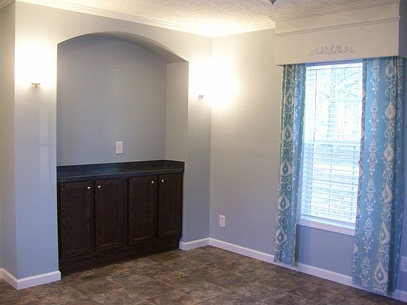 3rd image of 17 E Sourwood Dr