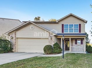 12132 Roundtree Rd, Fishers, IN 46037