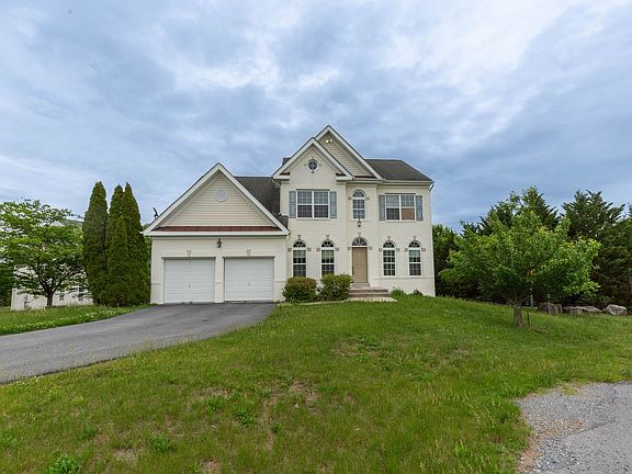 3rd image of 391 Sheerer Dr