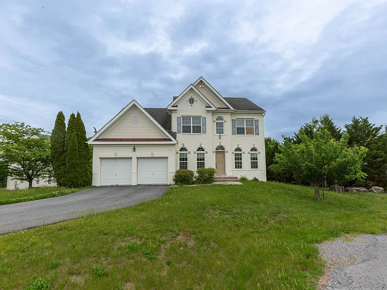 391 Sheerer Dr — Photo 3