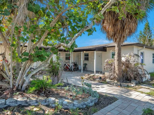 14022 E Parsley Dr APT 30, Madeira Beach, FL 33708