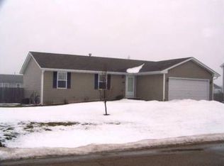 146 Prairie Moon Dr, Davis Junction, IL 61020