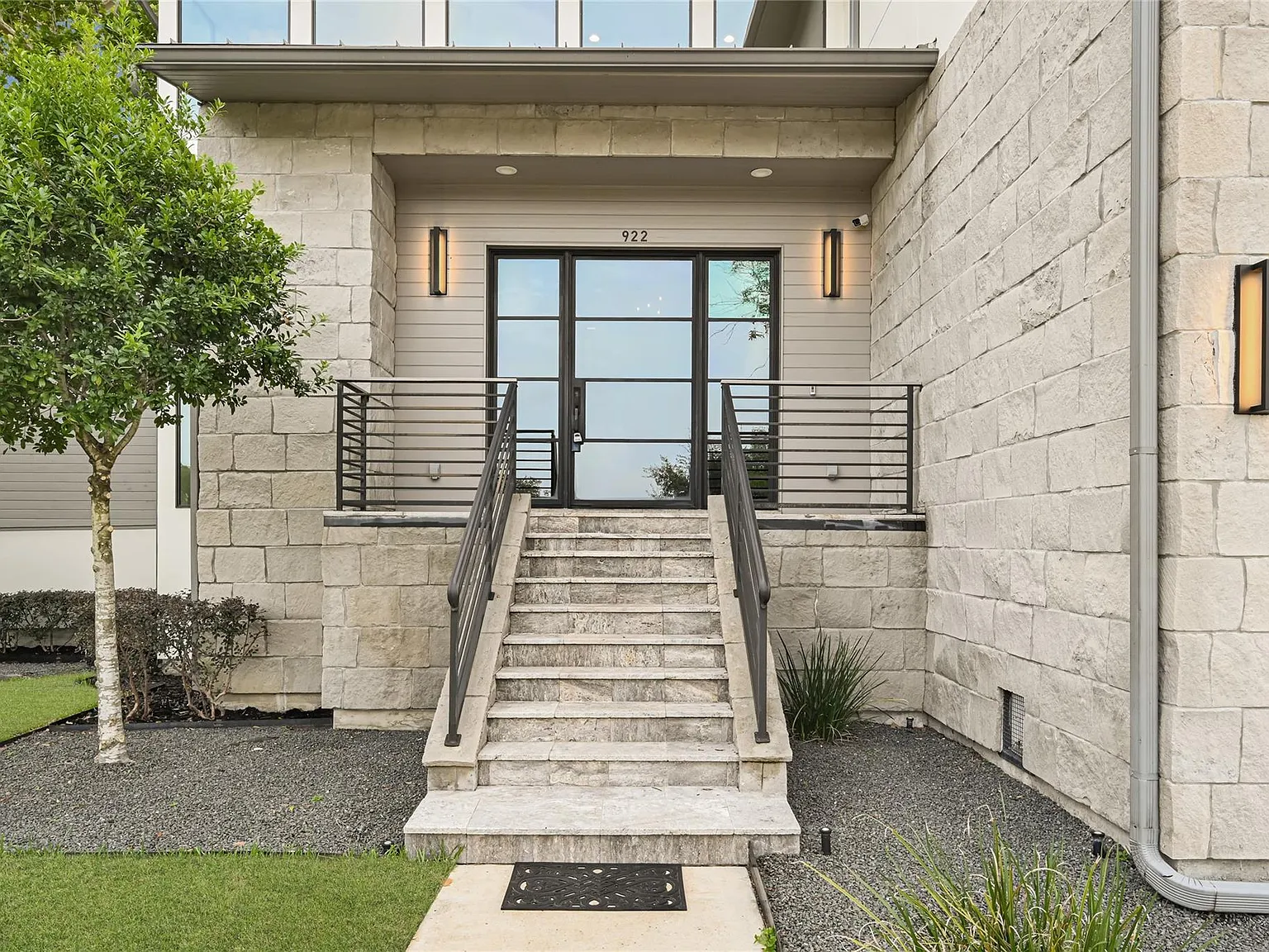 5 bed, 7.0 bath, 4433 sqft, $11,500 — Photo 4
