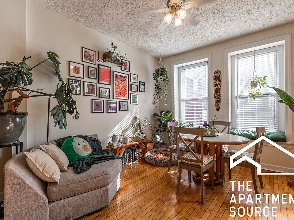 1st image of 882 N Marshfield Ave #1