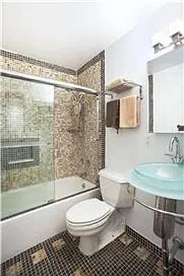 Sold by R New York | media 3