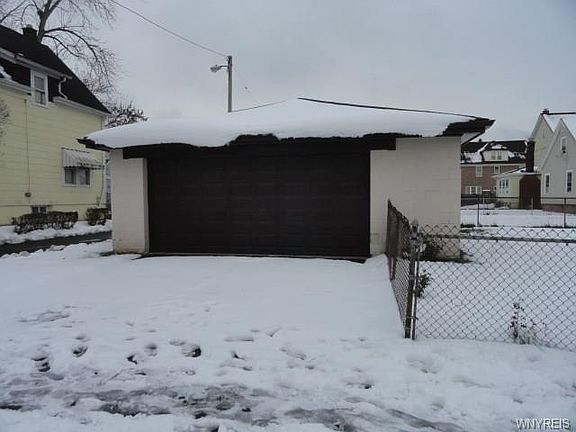 5th image of 2499 Whitney Ave