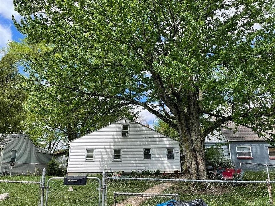 1st image of 2441 Grant Ave