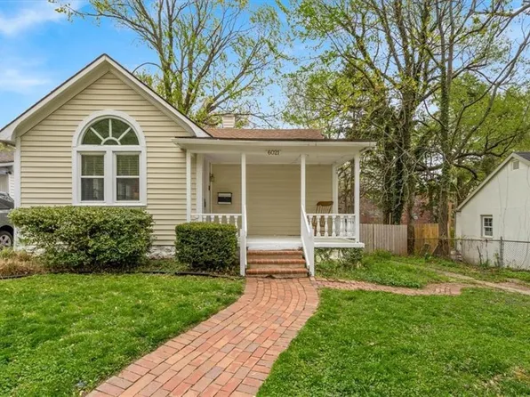 6021 Charlotte St, Kansas City, MO 64110