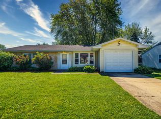 1147 Case Ln, Elgin, IL 60120