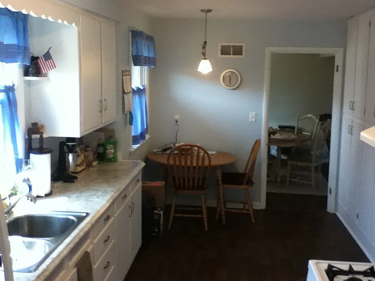 907 W 8th Ave — Photo 16
