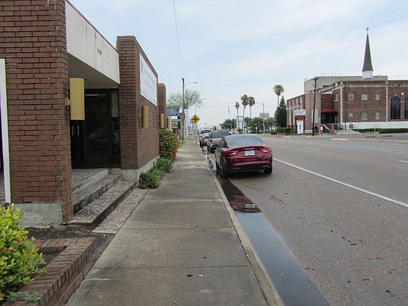 4th image of 410 E Harrison Ave