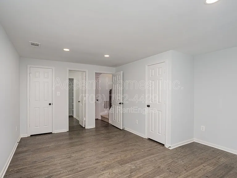 7301 Castleberg Ct — Photo 27