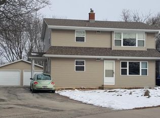 1906 W Pine St, Appleton, WI 54914