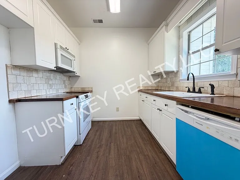 1458 Amberley Woods Cv — Photo 5