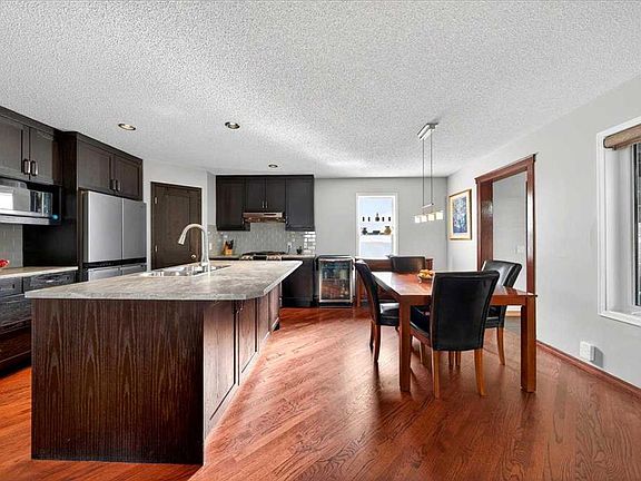 4th image of 18 Inverness Rise SE