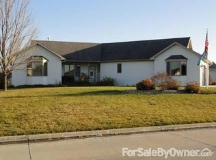 807 17th Ave SE, East Grand Forks, MN 56721