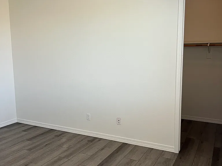 2901 E Iris Dr — Photo 46