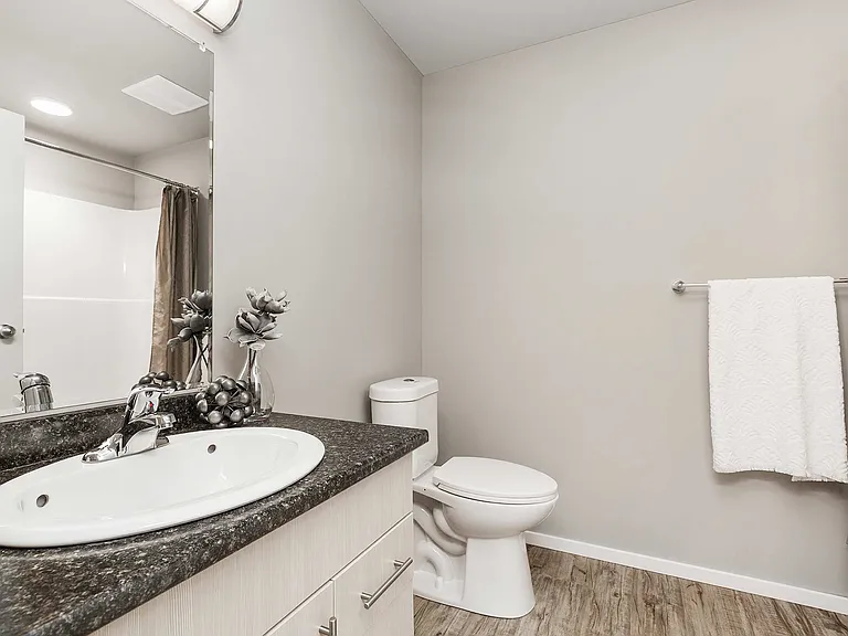 1640 Sycamore Dr — Photo 12