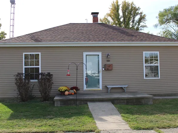 1408 W South 3rd St, Shelbyville, IL 62565