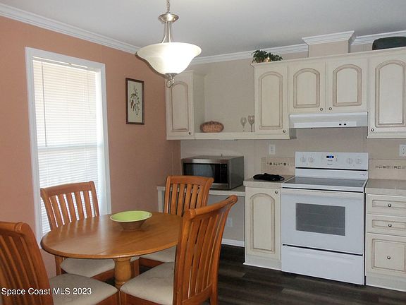 5th image of 417 Plover Dr