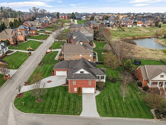 3rd image of 1706 Inverness Dr