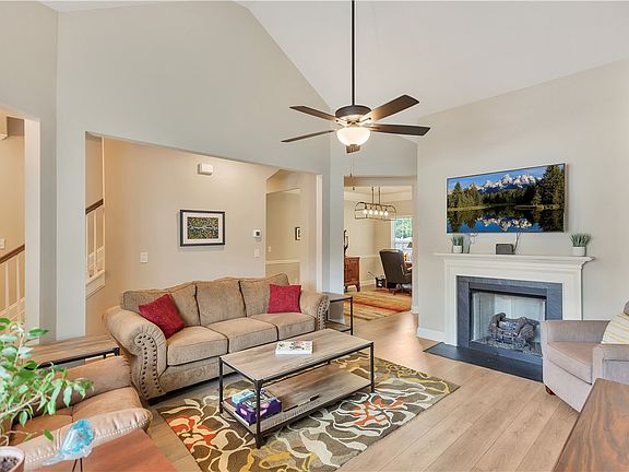 5th image of 111 Coosa Ln