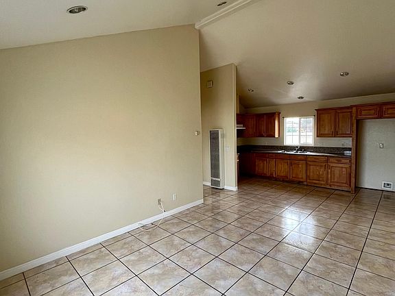 4th image of 1073 W 112th St