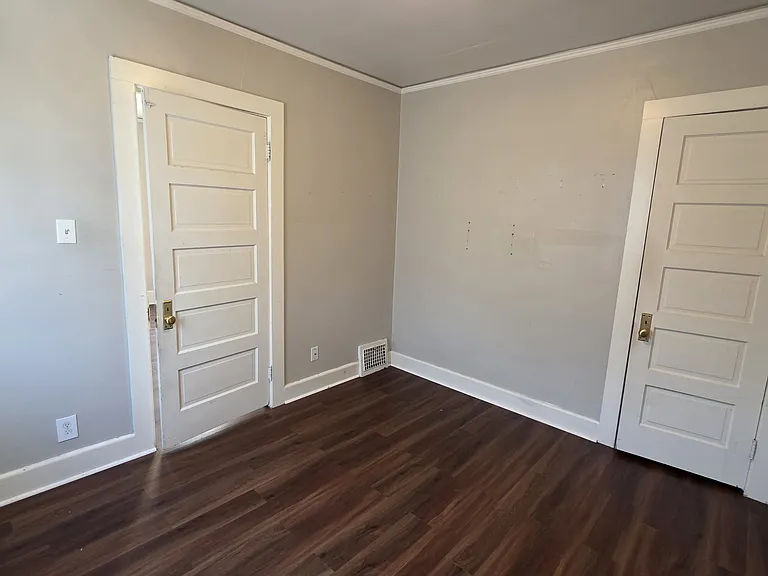 916 S 73rd St #4 — Photo 7