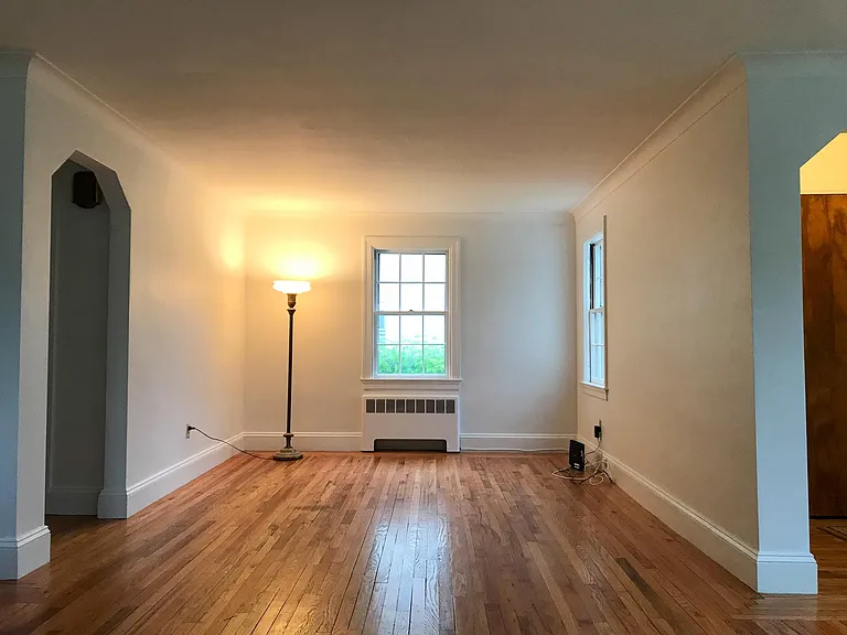 Tiffany St — Photo 3
