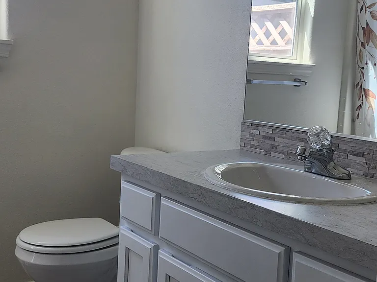 1667 Wendy St NE — Photo 20