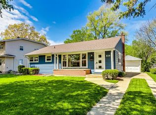 514 N Prospect Manor Ave, Mount Prospect, IL 60056