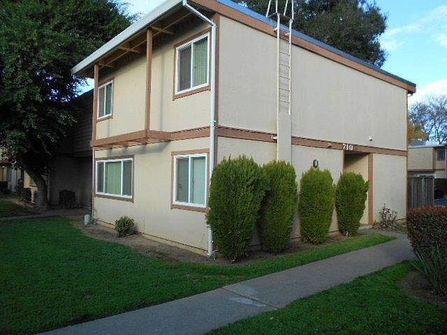 1st image of 710 Northfield Dr APT F