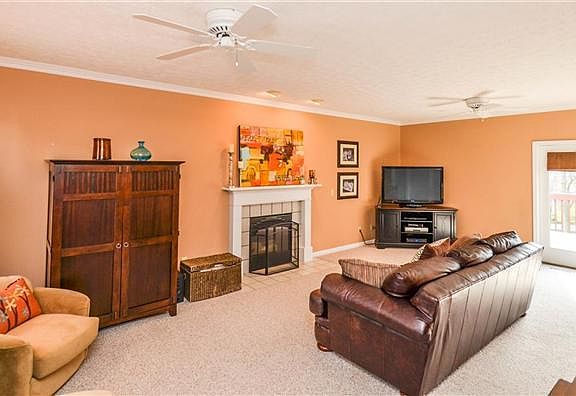 3rd image of 2579 Ashwood Dr