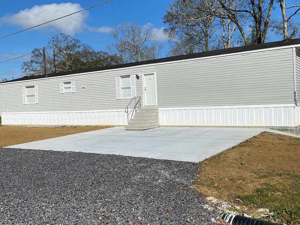1st image of 43510 Poplar St