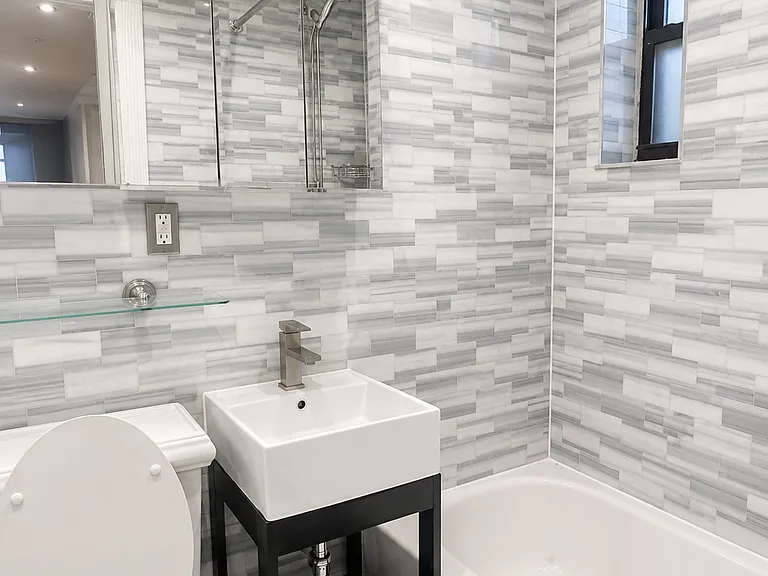 434 W 52nd St #7 — Photo 7