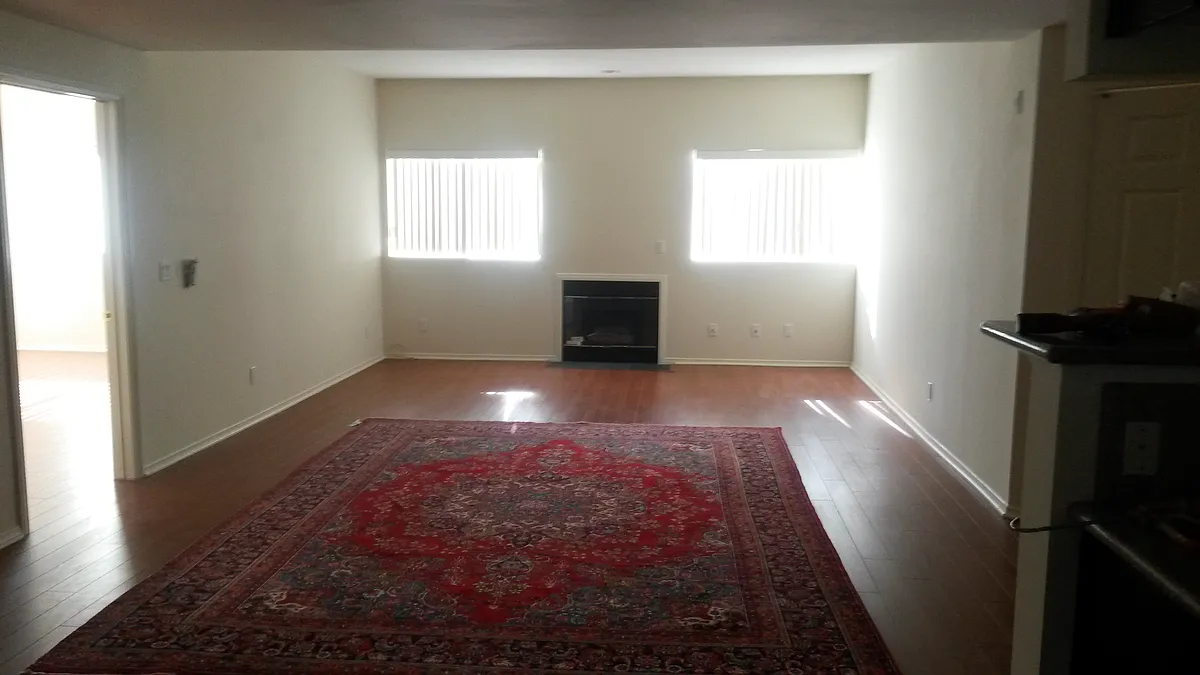 Building Photo - 1426 Brockton Ave #202