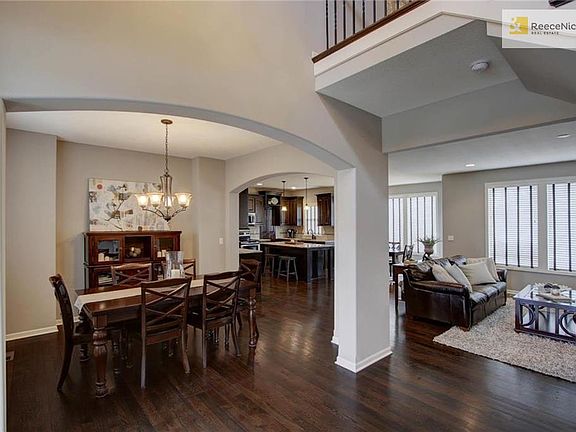 Wonderful open floorplan and beautiful hardwoods!