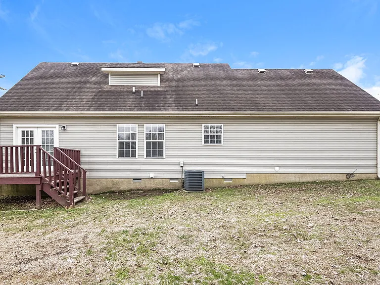 805 Forest Ridge Dr — Photo 17