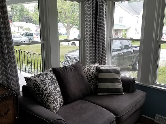 5th image of 2623 Carter Ave