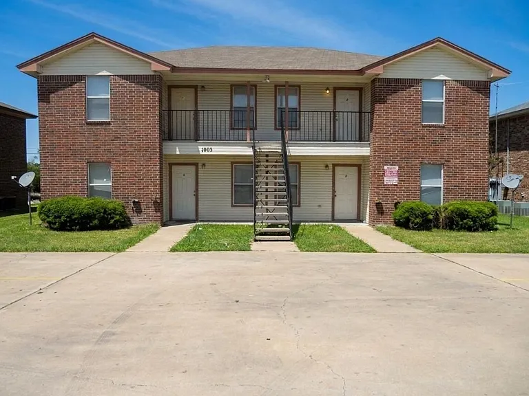 1003 Circle M Dr — Photo 15