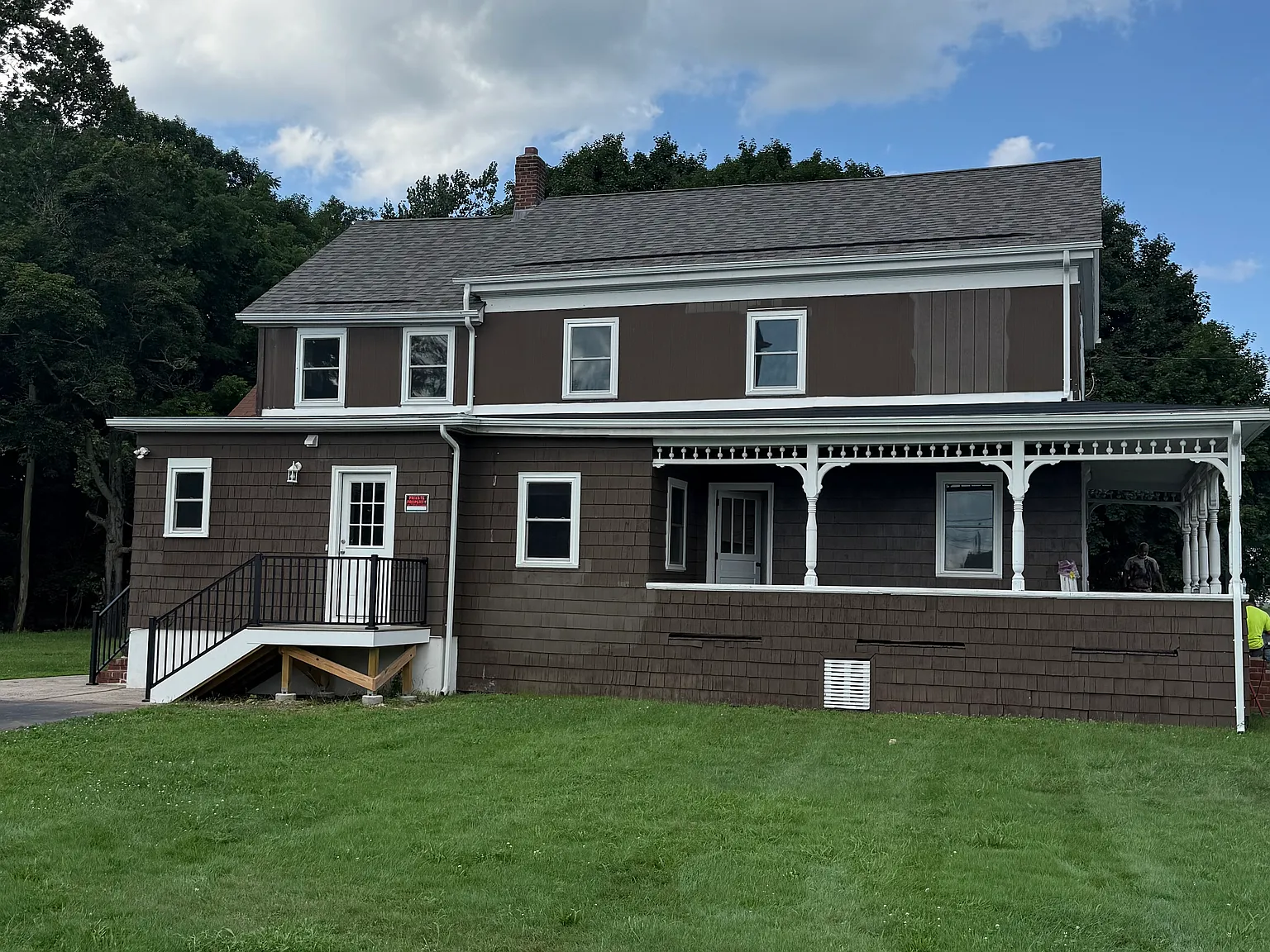3 bed, 1100 sqft, $2,400 — Photo 1