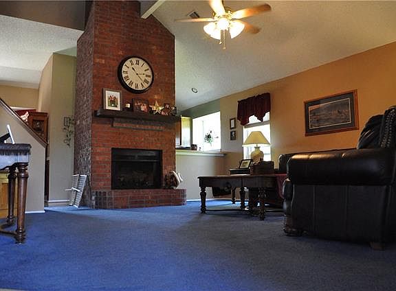 3rd image of 6210 Parkmeadow Dr